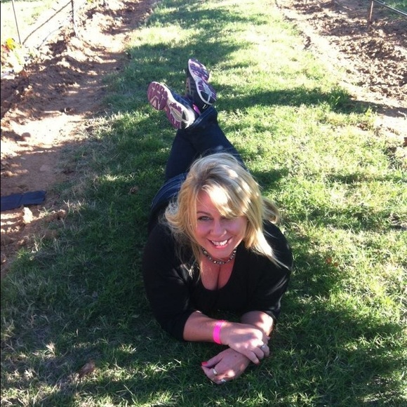 Profile Picture of Harper Miears (@hhmiears0719) on Poshmark