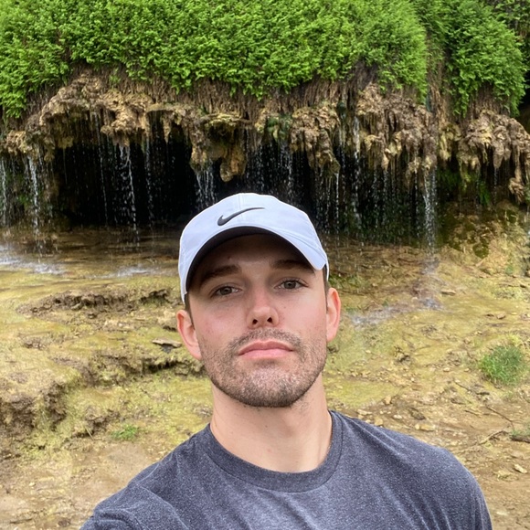 Profile Picture of Scott Collard (@scollard18) on Poshmark