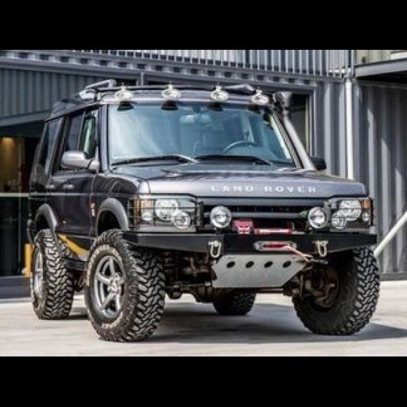 Profile Picture of Brian Valladares (@m0nster15) on Poshmark