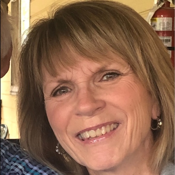 Profile Picture of Debby Roberts (@debbyroberts) on Poshmark