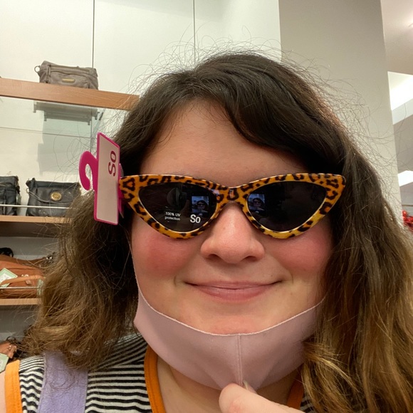 Profile Picture of Jenna Nessa (@jenna_nessa) on Poshmark