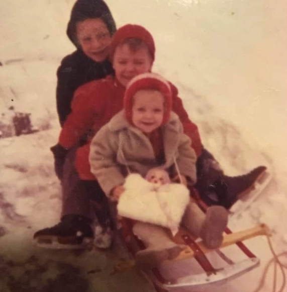 Profile Picture of Linda heasley Kinross (@poohbaugh) on Poshmark