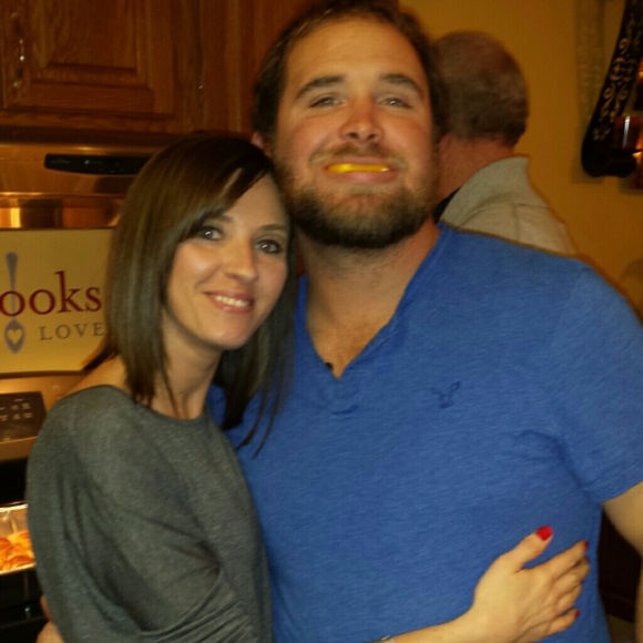 Profile Picture of Amanda Longey (@raylong83) on Poshmark