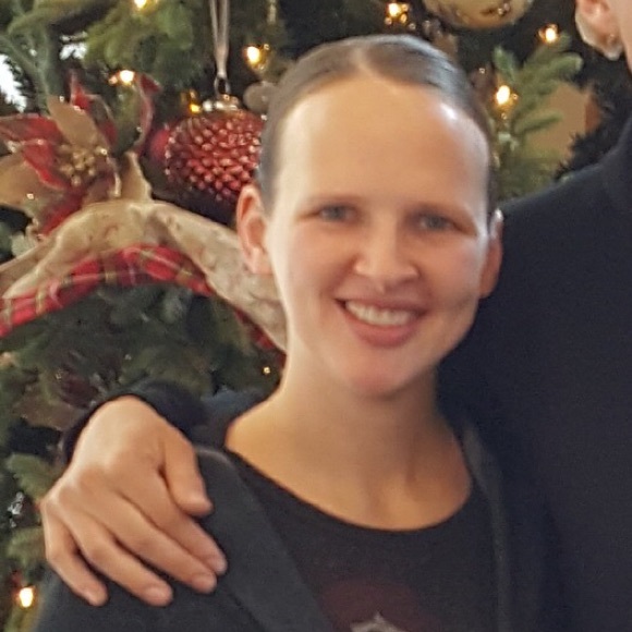 Profile Picture of Rachel Roddy (@mrsroddy85) on Poshmark