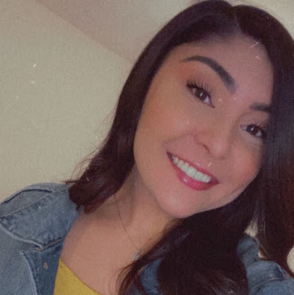 Profile Picture of Cassandra Ojeda (@clojeda95) on Poshmark