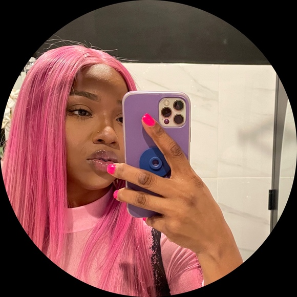 Profile Picture of Keyona Reid (@keys1227) on Poshmark