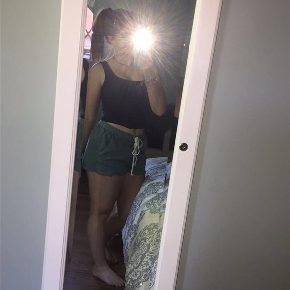 Profile Picture of Nina Papapietro (@nina_papa) on Poshmark