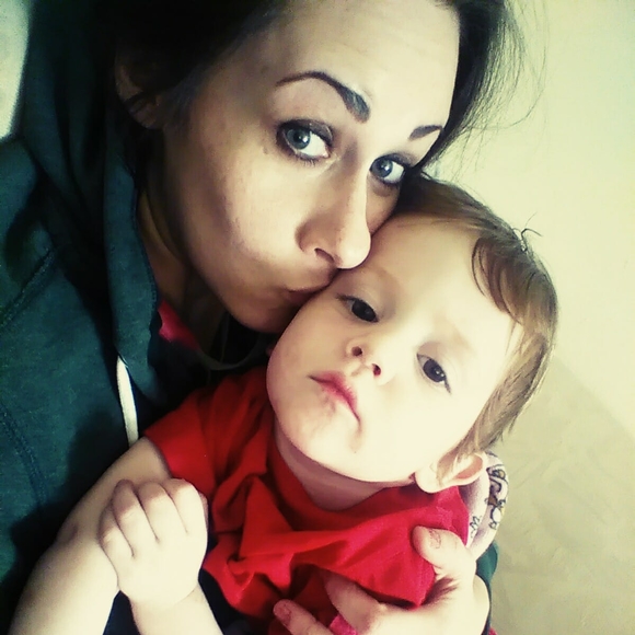 Amanda Erber - Poshmark Profile Picture of Amanda Erber (@amandaerber) on Poshmark