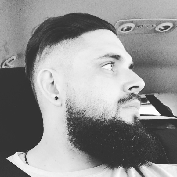 Profile Picture of Manuel Gonzalez (@manniegonzo13) on Poshmark