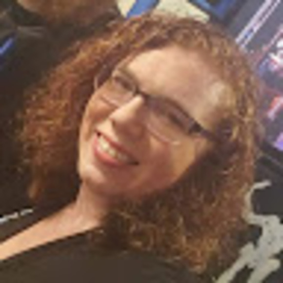 Profile Picture of Amanda Noterman (@mamandalorian) on Poshmark