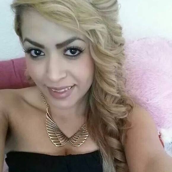 Profile Picture of Itzel Solis (@itzelsolis444) on Poshmark