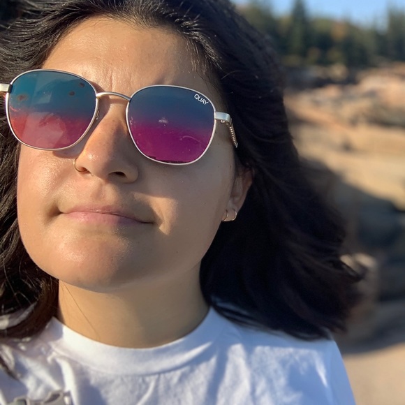 Debora Almeida - Poshmark Profile Picture of Debora Almeida (@deboraalmeida) on Poshmark