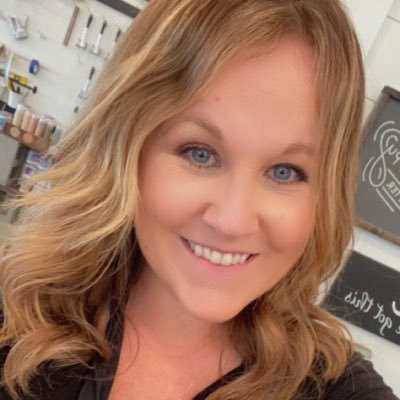 Profile Picture of Nancy Black (@fancy_nancy1) on Twitter