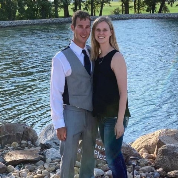 Profile Picture of Renee Weisenstein (@weisenstein) on Poshmark