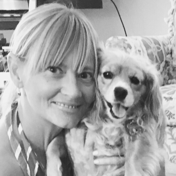 Profile Picture of Kim Tveter (@kimtveter) on Poshmark