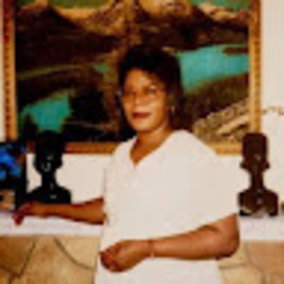 Profile Picture of Sherrie Chandler-kellner (@deebear30) on Poshmark