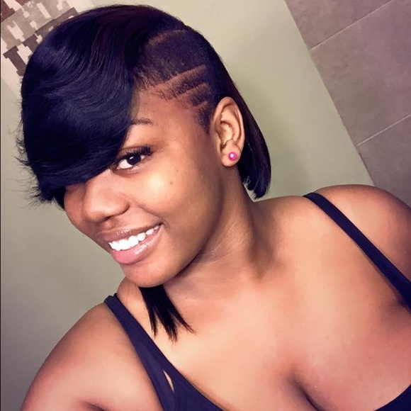 Profile Picture of Shonna Mccullor (@lealovie) on Poshmark