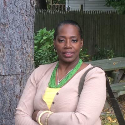 Profile Picture of Debra Calhoun (@Debrachef) on Twitter