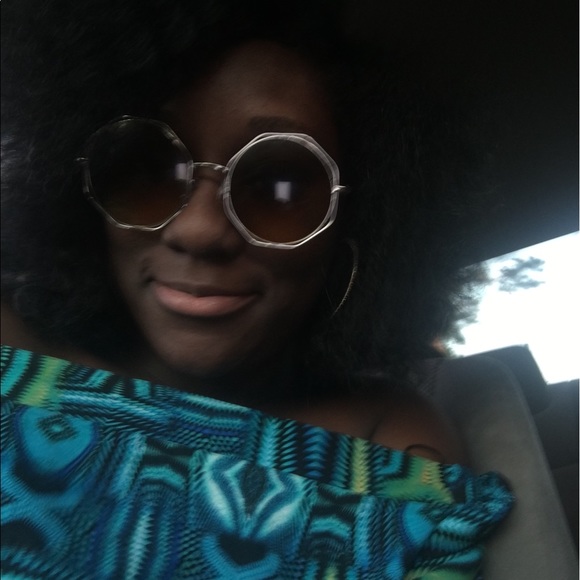 Profile Picture of Marquesia Treadwell (@queee23444) on Poshmark