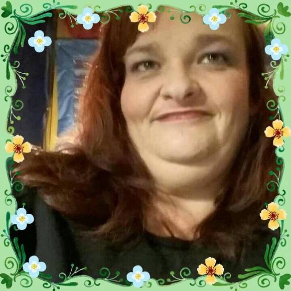 Profile Picture of Danielle Westlund combs (@danicombs) on Poshmark