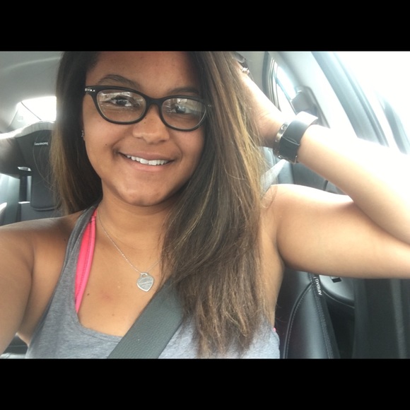 Profile Picture of Chelsey Donnette (@cdonnette_31) on Poshmark