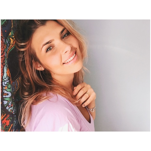 Profile Picture of P Laino (@paulinka2471) on Poshmark