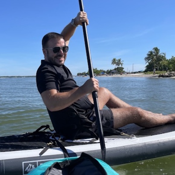 Profile Picture of Aaron Rindosh (@aaronrindosh) on Poshmark