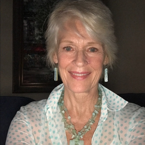 Profile Picture of Nancy Digiovanni (@nancy12451) on Poshmark