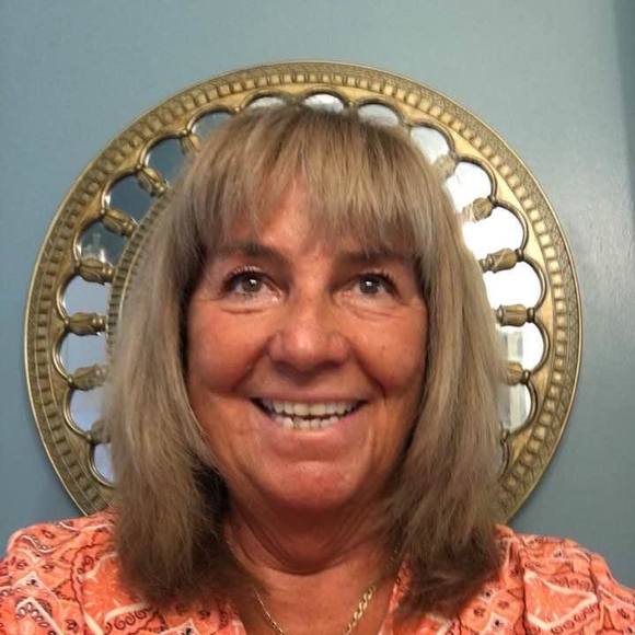 Profile Picture of Christine Berthiaume (@berthiaume3) on Poshmark