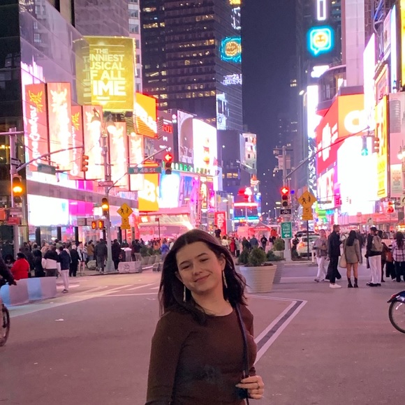 Profile Picture of Ruby Lozon (@rubylozon2008) on Poshmark