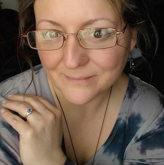 Profile Picture of Tracy Parrotto (@tmae222) on Poshmark