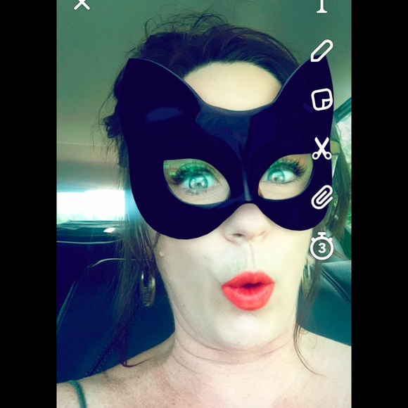 Profile Picture of Christine Damiano (@ccdamiano) on Poshmark