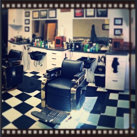 Profile Picture of Andrew Anderson (@bamswv5256) on Poshmark