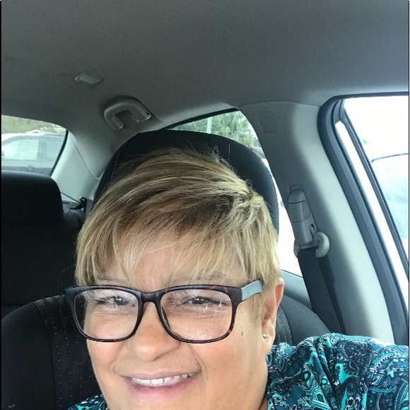 Profile Picture of Maria Aponte (@mita616) on Poshmark