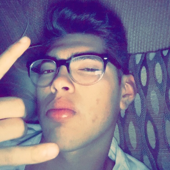 Profile Picture of Mitchell Peña (@mitch1252) on Poshmark