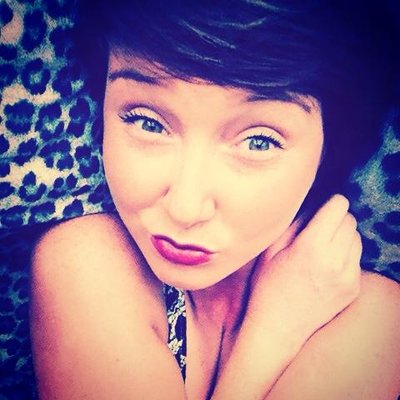 Profile Picture of Holly Cole (@hollycole212) on Twitter