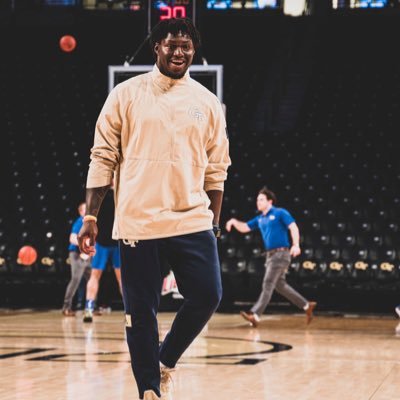 Profile Picture of Demetrius Knight Ll (@iam_the1knight) on Twitter