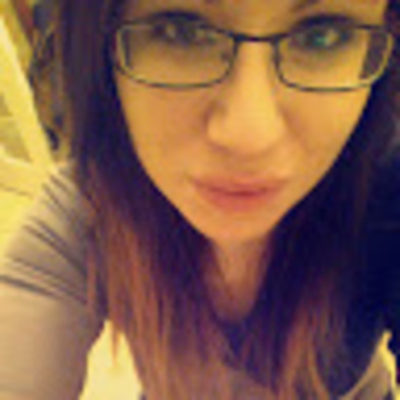 Profile Picture of Hillary Vallis (@hlavallis) on Poshmark