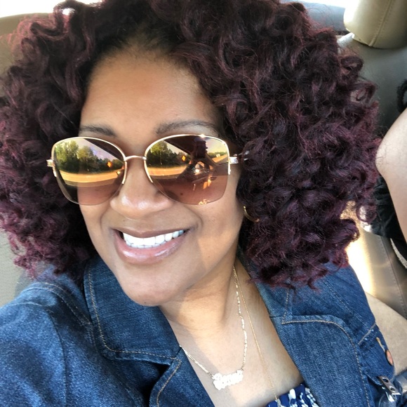 Profile Picture of Anna Farrior (@annadenai) on Poshmark