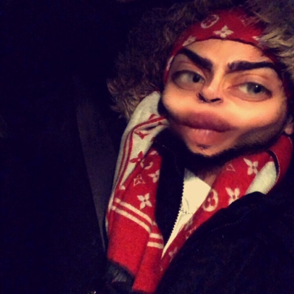 Profile Picture of Taha Ibrahim (@tahaalrawi12) on Poshmark