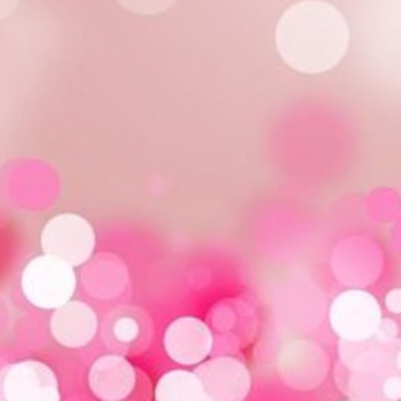 Profile Picture of Ava Weinreb (@ava_w33) on Poshmark