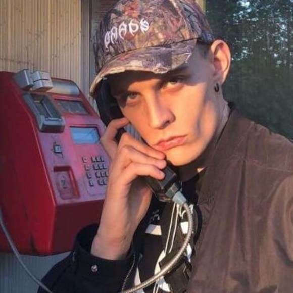 Profile Picture of Maria Ruhrkraut (@kdae2mian48) on Poshmark