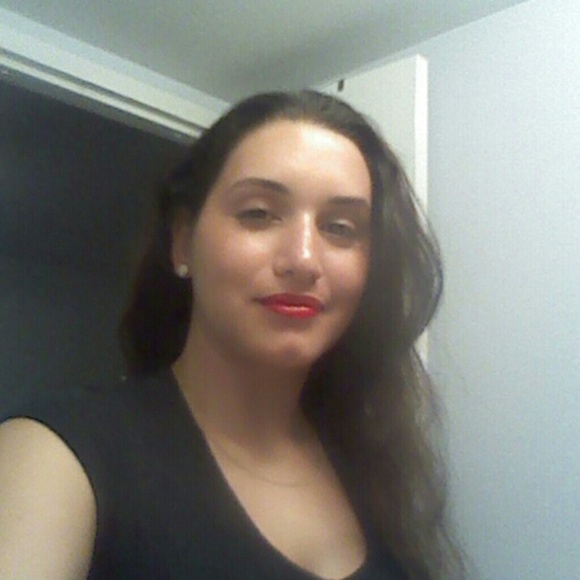 Profile Picture of Sasha Madrigal (@sasha1417) on Poshmark