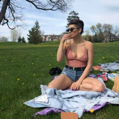 Profile Picture of Gabriela Pedroso Reis (@gabriel25025505) on Twitter