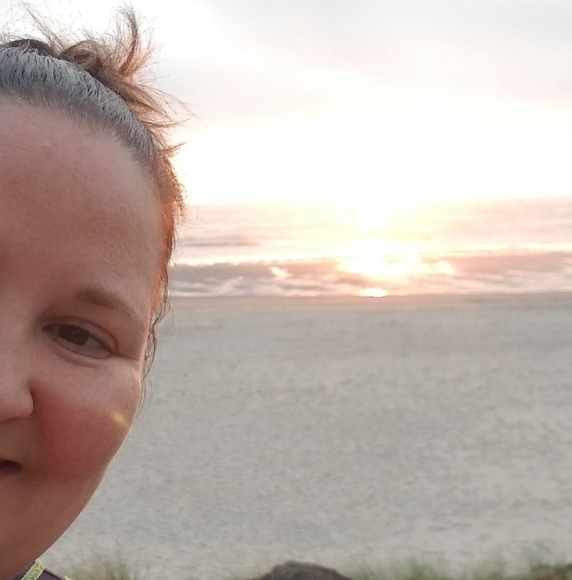 Profile Picture of Amanda Skovran (@kangaroochick) on Poshmark