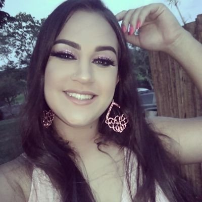 Profile Picture of Pâmela Simões (@PmelaSimes5) on Twitter