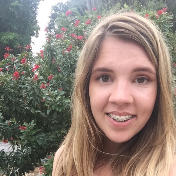 Profile Picture of Kendall Hapka (@kjhapka) on Poshmark