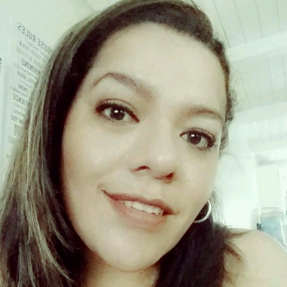 Profile Picture of Sara Palafox (@sarajanna) on Poshmark