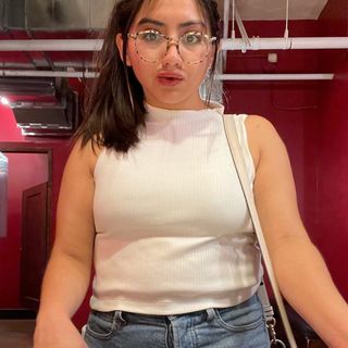 Profile Picture of Jacqueline Castañeda (@post_moderngirl) on Instagram