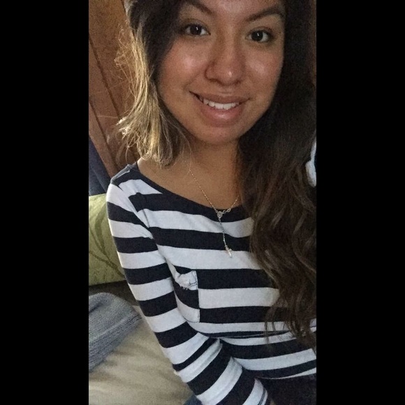 Profile Picture of Kaylee Barron (@kaybarron22) on Poshmark